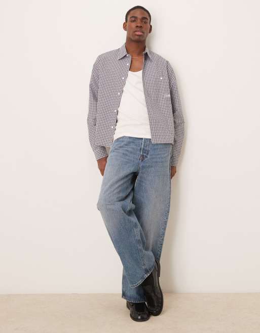 Camisa gris a cuadros de corte cuadrado extragrande con bordado en el bolsillo de ASOS DESIGN, 2 de 4