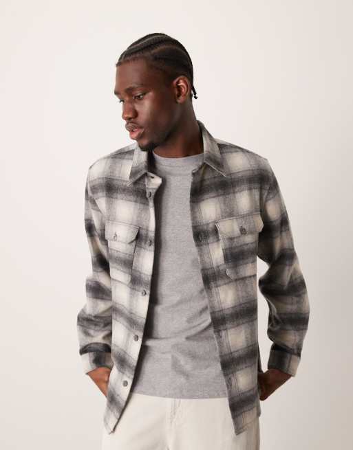 Camisa gris a cuadros de corte estándar de franela de Mango