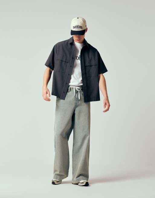 Camisa gris carbón utilitaria de corte cuadrado extragrande de sirsaca texturizada de ASOS DESIGN, 2 de 12