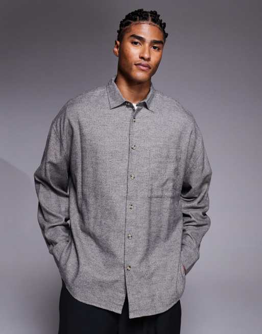 Camisa gris extragrande y voluminosa con bajo ancho de ASOS DESIGN