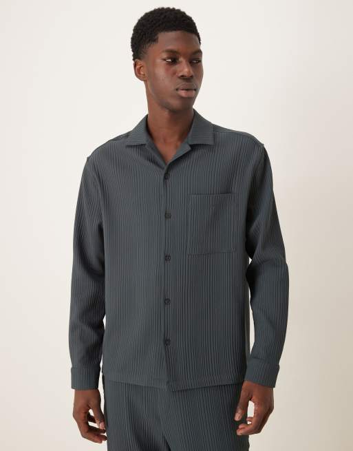 Camisa gris holgada plisada con cuello de solapas de ASOS DESIGN