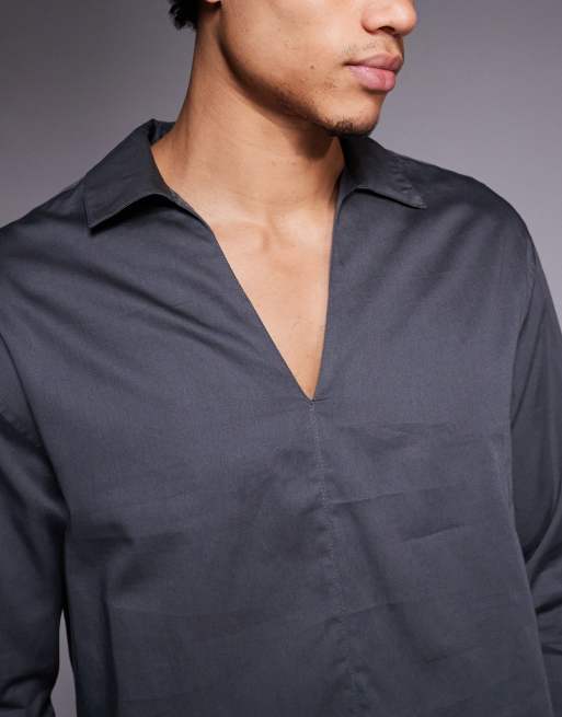 Camisa gris holgada sin aberturas con cuello de pico pronunciado de ASOS DESIGN, 5 de 5