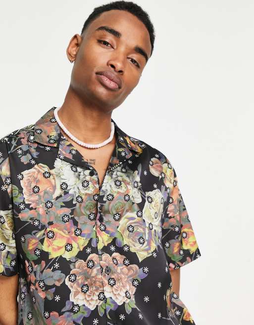 Camisa holgada con solapas y estampado de bandana de satén de ASOS DESIGN, 4 de 4