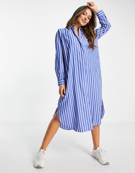 Camisa larga azul a rayas de Mango