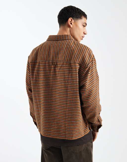 Camisa marrón a cuadros pequeños de corte cuadrado extragrande de ASOS DESIGN, 4 de 6