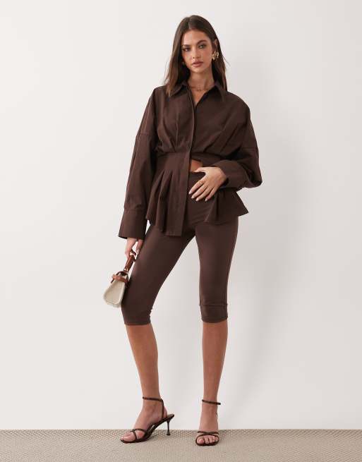 Camisa marrón chocolate con cintura plisada de ASOS DESIGN, 2 de 4