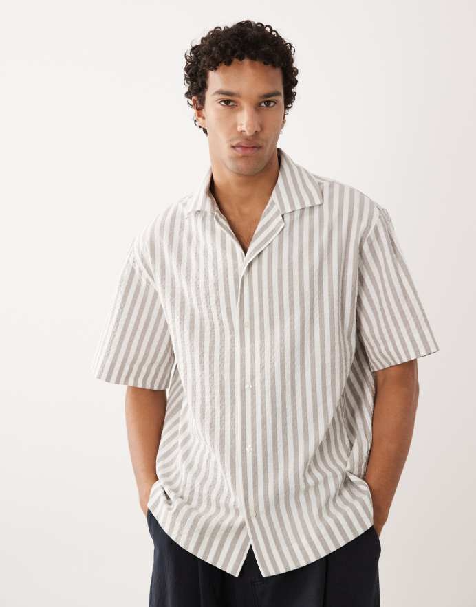 Hugo Red Camisa marrón claro a rayas extragrande de