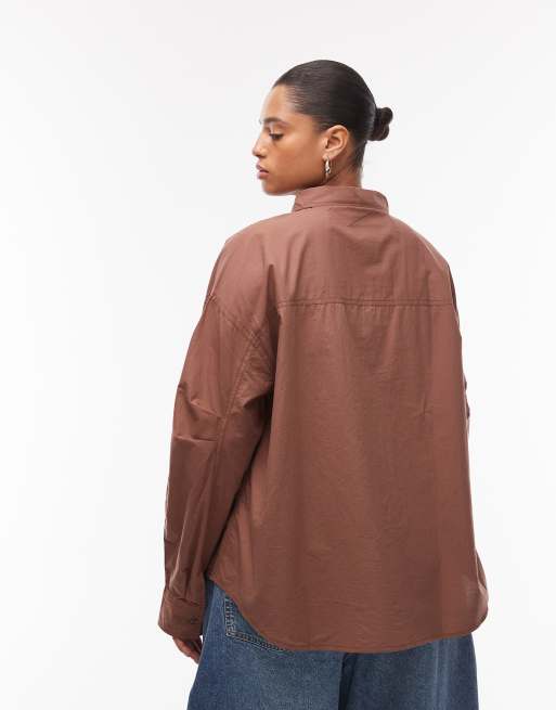 Camisa marrón con detalle de botones y cintura entallada de ASOS DESIGN Curve, 4 de 4
