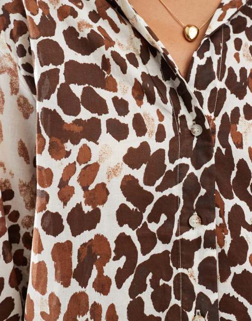 Camisa marron con estampado de leopardo variado de Mango ASOS