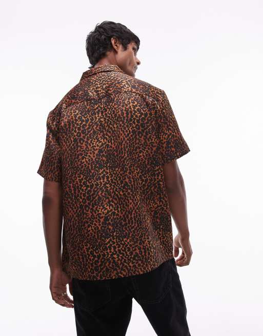 Camisa marrón de manga corta con estampado de leopardo de Topman, 4 de 4