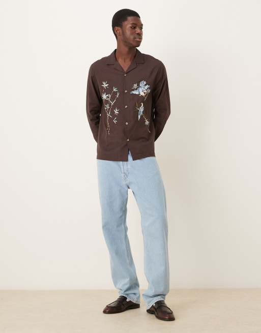 Camisa marrón holgada con cuello de solapas y diseño bordado de ASOS DESIGN, 2 de 5
