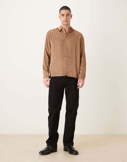Camisa marrón holgada con estampado geométrico de satén de ASOS DESIGN, 2 de 5