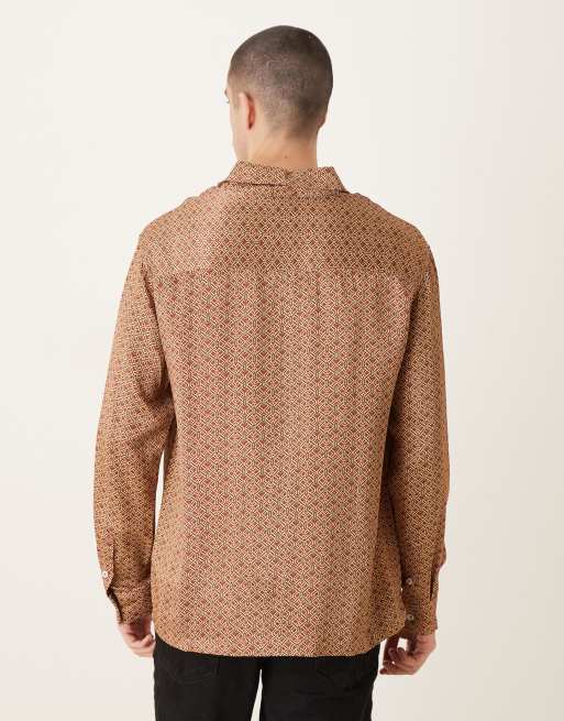 Camisa marrón holgada con estampado geométrico de satén de ASOS DESIGN, 3 de 5