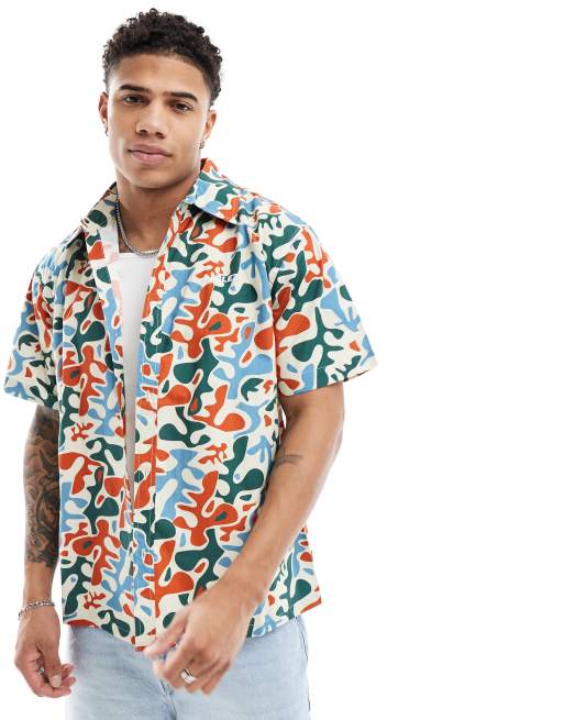 Camisa multicolor de manga corta con diseño estampado de Parlez