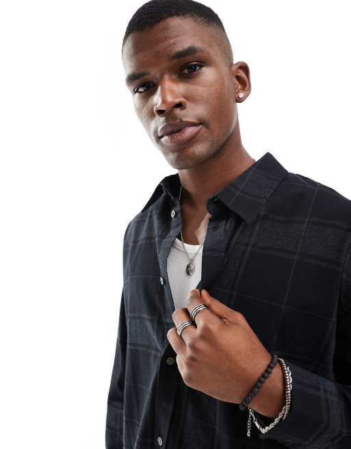Camisa negra a cuadros extragrande de manga larga de franela de Weekday, 2 de 4