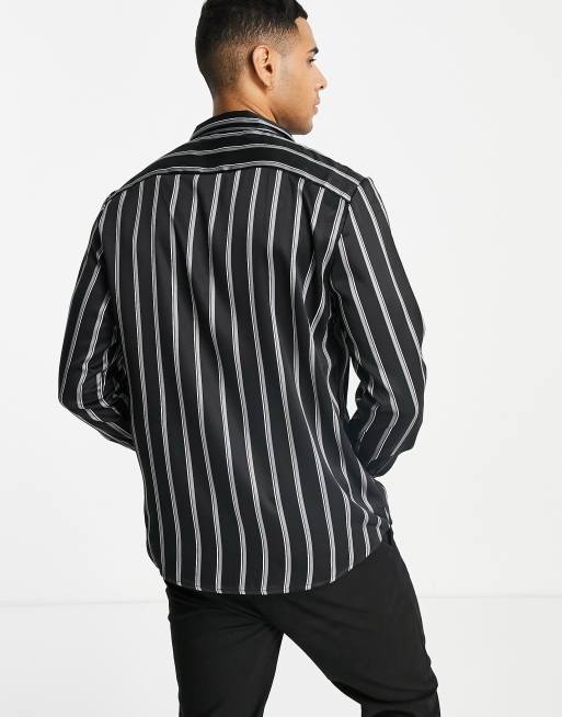 Camisa negra a rayas de manga larga de satén de New Look, 2 de 4