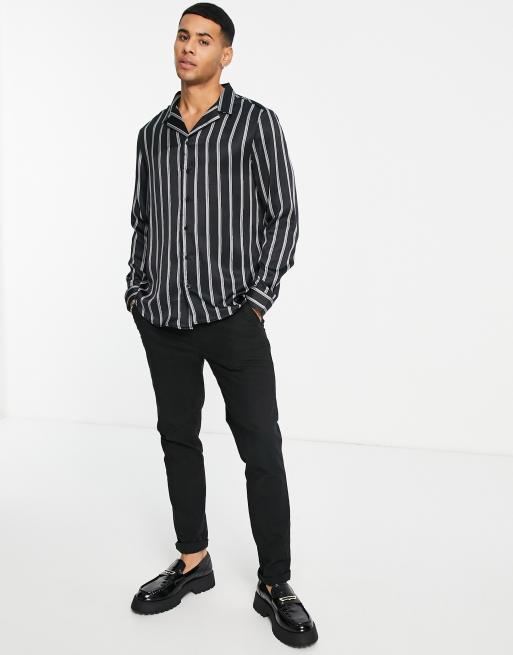 Camisa negra a rayas de manga larga de satén de New Look, 4 de 4