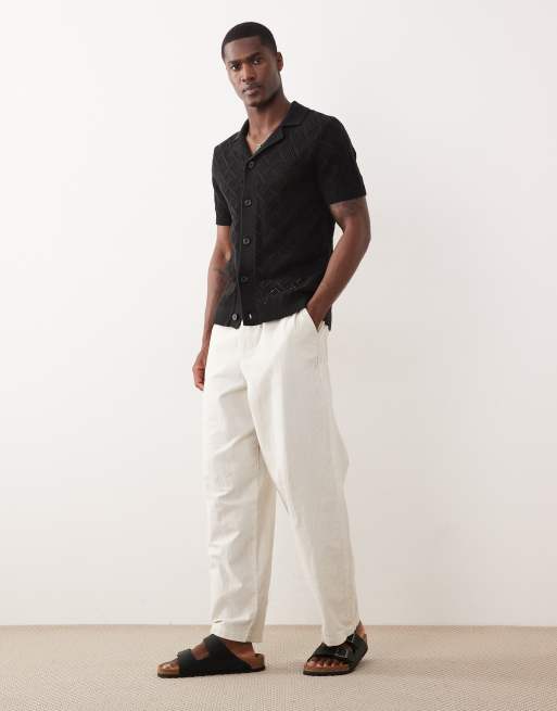 Camisa negra con cuello de solapas y patrón de rombos de punto de New Look, 2 de 5