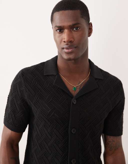 Camisa negra con cuello de solapas y patrón de rombos de punto de New Look, 3 de 5