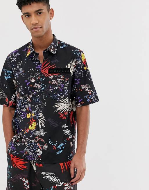 Conjunto de camisa con estampado floral y pantalones cortos en negro de Diesel , 2 de 3