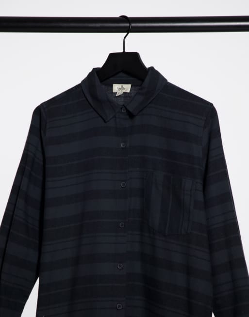 Camisa negra con rayas a tono de Gebe Maternity, 3 de 4