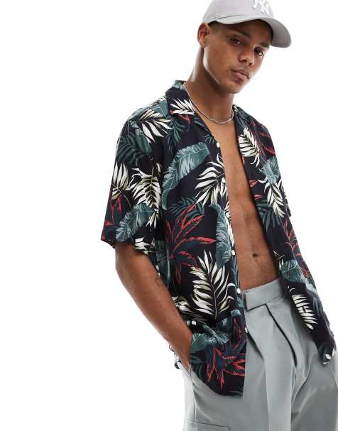 Camisa negra de corte estándar con cuello de solapas y estampado de hojas de viscosa de ONLY & SONS - view 1