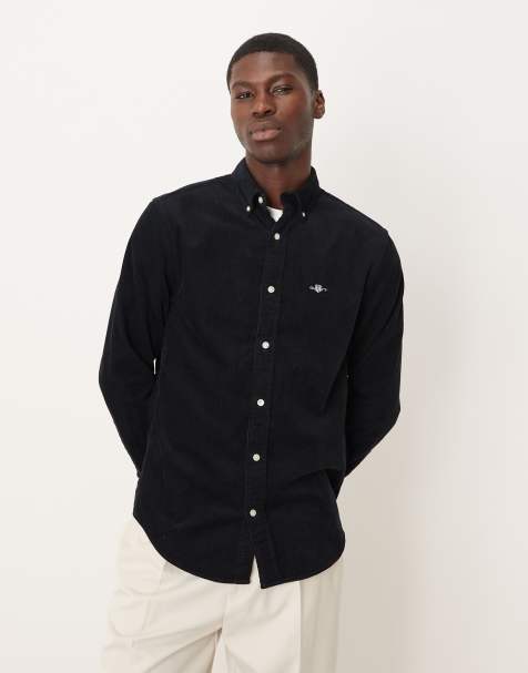 Camisa negra de corte estándar con logo de escudo de pana de GANT - view 1