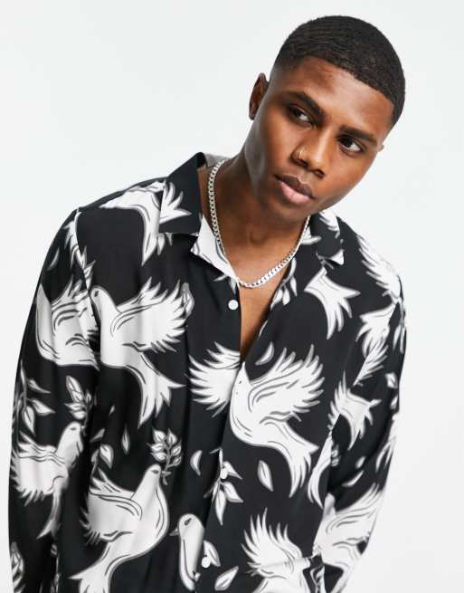 Camisa negra de corte estándar con solapas y estampado de pájaros de ASOS DESIGN