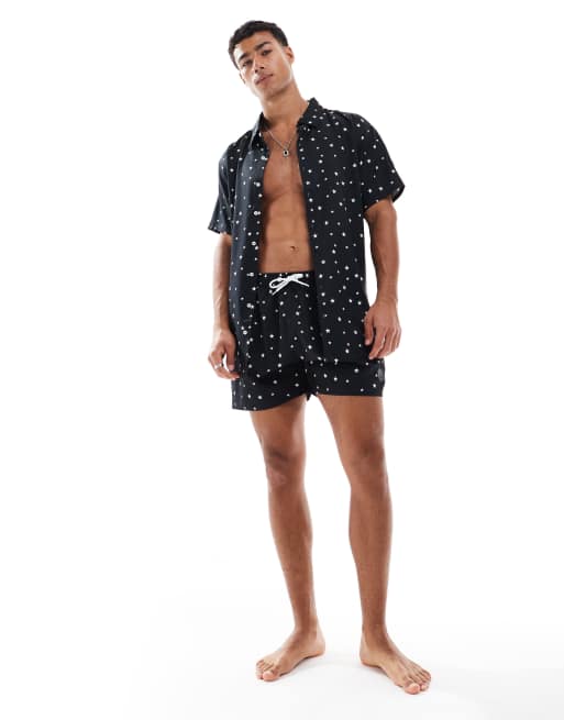 Camisa negra de manga corta para hombre con estampado de estrellas brillantes de OOSC, 3 de 4