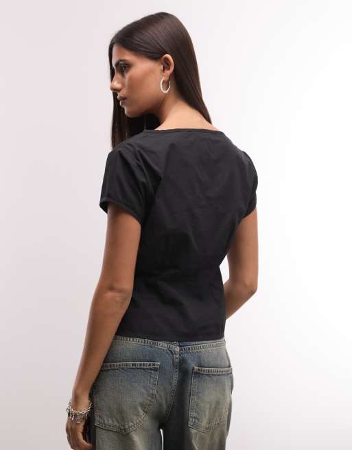 Camisa negra entallada con detalle de hebilla de COLLUSION, 4 de 4