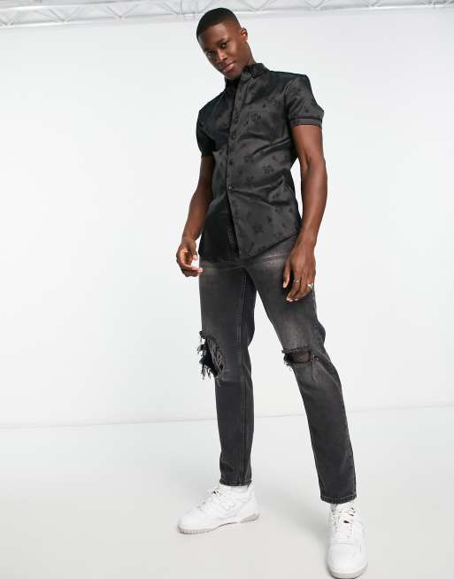 Camisa negra entallada con diseño de flores de jacquard de ASOS