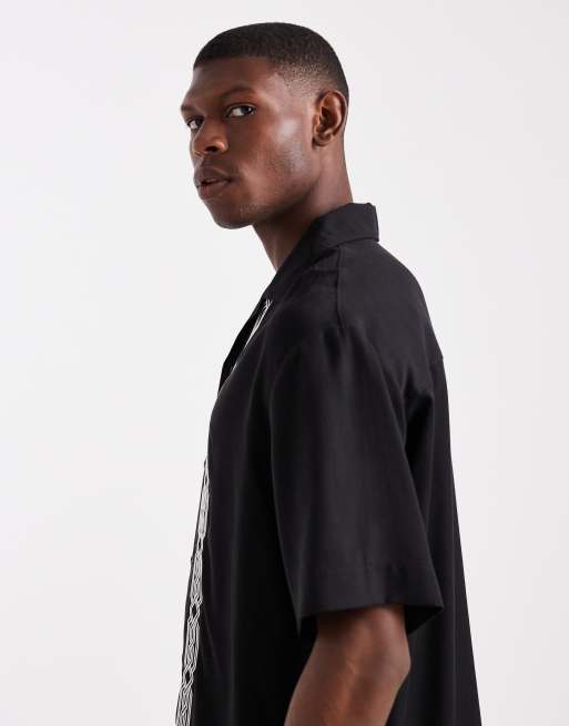 Camisa negra extragrande de manga corta con estampado en el borde Espino de HUGO RED, 4 de 5