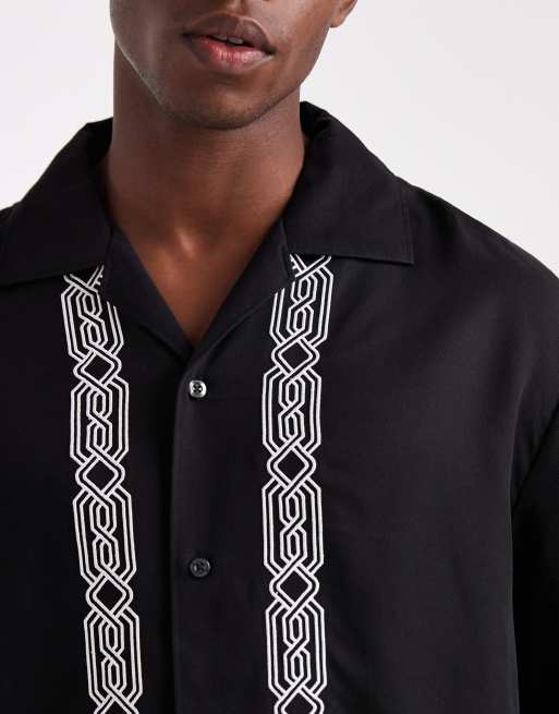 Camisa negra extragrande de manga corta con estampado en el borde Espino de HUGO RED, 5 de 5
