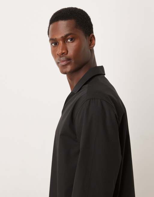Camisa negra holgada sin aberturas con cuello de pico de popelina de ASOS DESIGN, 4 de 5