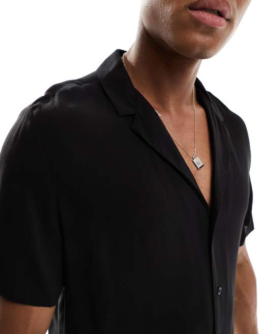 Camisa negra suelta con cuello de solapas pronunciado de viscosa de ASOS DESIGN, 4 de 4