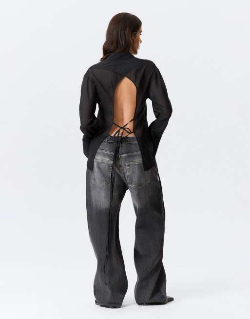 Camisa negra transparente de manga larga con espalda descubierta de Weekday, 4 de 4