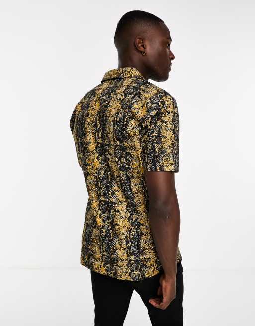 Camisa negra best sale con amarillo