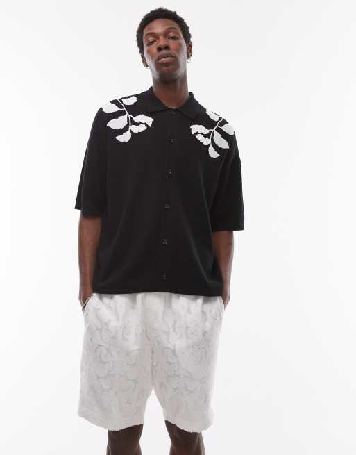 Camisa negra y color crudo con bordado floral de punto de Topman