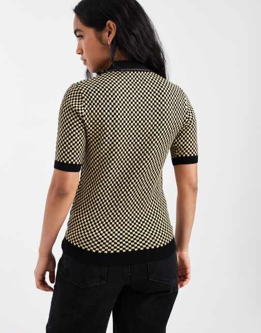 Camisa negra y dorada de manga corta con estampado de cuadros dameros con logo de punto de Fred Perry, 4 de 4