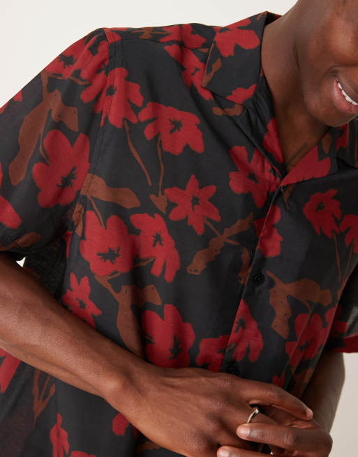 Camisa negra y roja holgada con estampado floral y cuello de solapas de ASOS DESIGN, 3 de 4