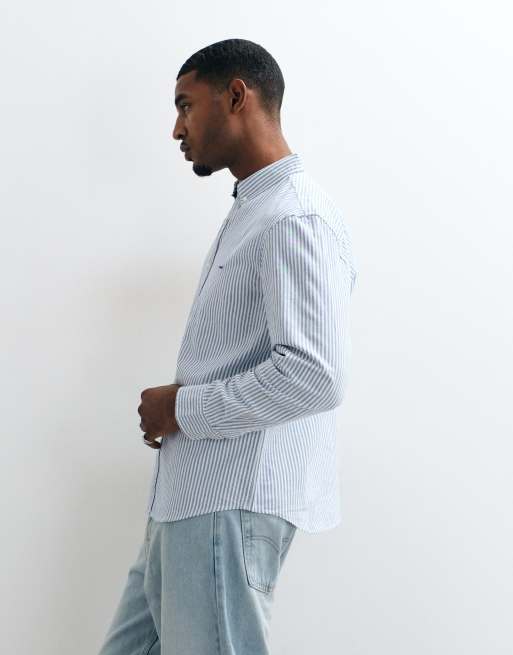 Camisa Oxford a rayas blancas y azul claro abotonada con logo a tono Authentic de Levi's, 4 de 5