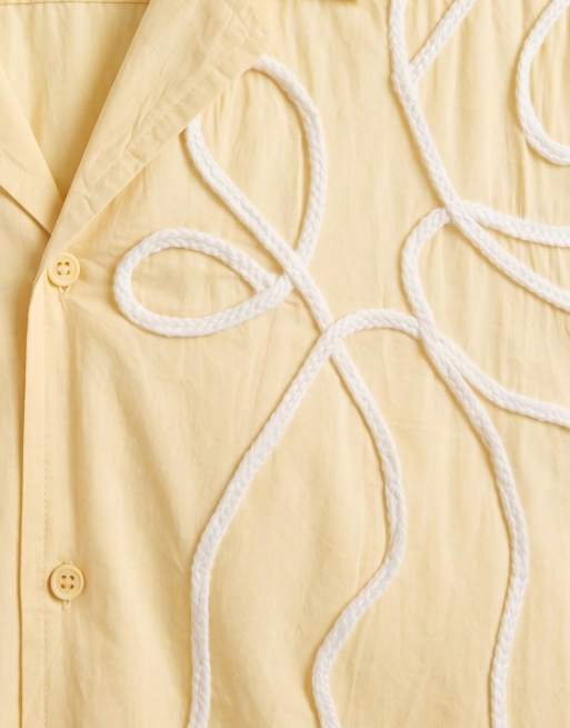 Camisa playera amarillo claro con bordados de South Beach, 8 de 9
