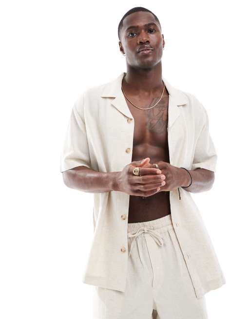 Camisa playera beis con cuello de solapas de Goldsboro
