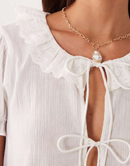 Camisa playera blanca con detalle de volante de Miss Selfridge (parte de un conjunto), 3 de 5