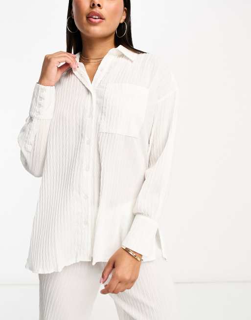 Camisa playera blanca fruncida de manga larga de tejido plisado Tourmaline exclusiva de The Frolic (parte de un conjunto)   