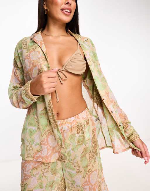 Camisa playera en tonos pastel con estampado de serpiente de Vero Moda (parte de un conjunto)