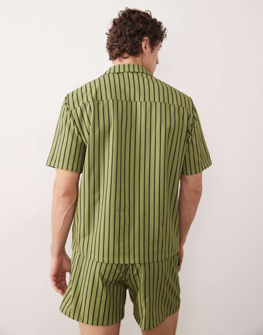 Camisa playera verde a rayas de manga corta de Free Society, 5 de 5