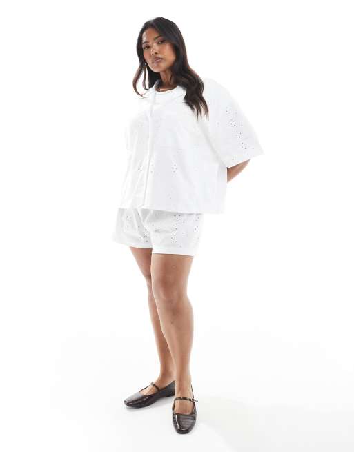 Camisa resort blanca con diseño bordado de ASOS DESIGN Curve (parte de un conjunto), 2 de 4