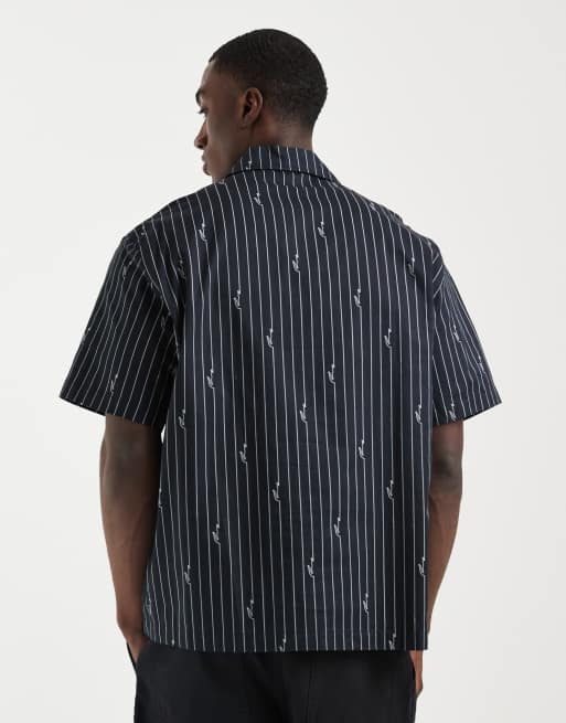 Camisa resort negra a rayas de manga corta con estampado integral de cocodrilo de Lacoste , 4 de 5