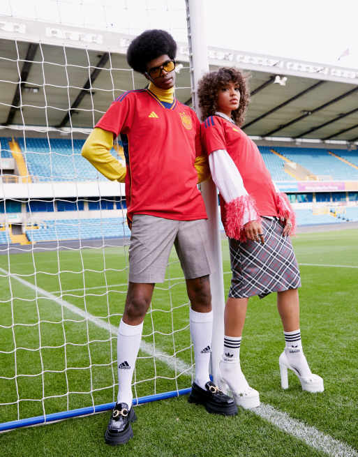 Camisa roja unisex de la primera equipación de España para la Copa Mundial 2022 de adidas | ASOS